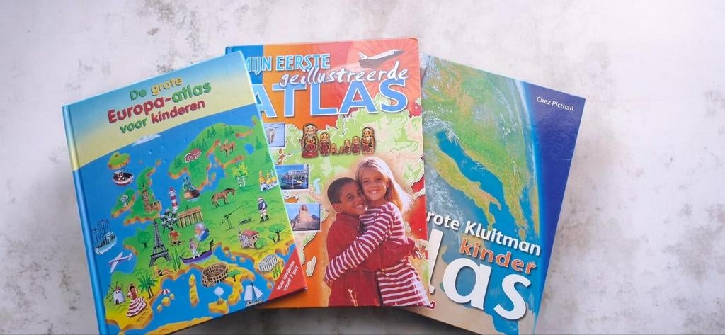 3 Kinderatlassen in nieuwstaat - Vanaf 7 jaar, Boeken, Atlassen en Landkaarten, Ophalen, Zo goed als nieuw, Wereld, Overige atlassen