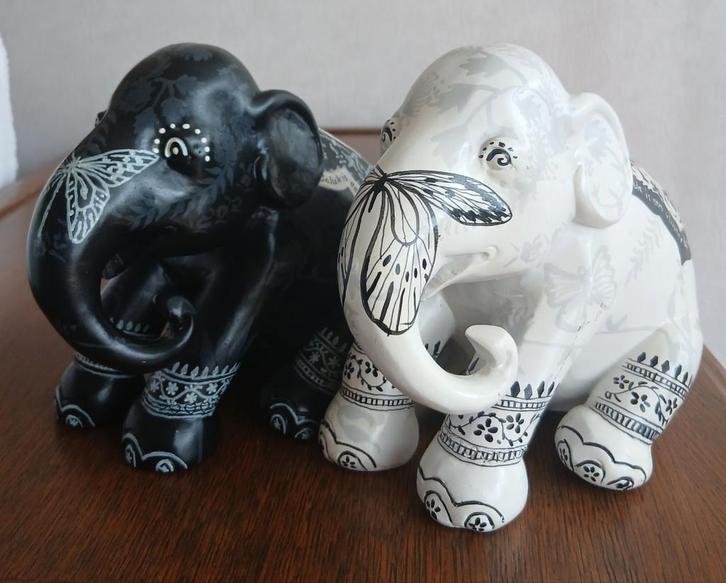 Happinez Yin Yang Olifant Zwart En Wit E.P 2007, Antiek en Kunst, Kunst | Designobjecten, Ophalen of Verzenden