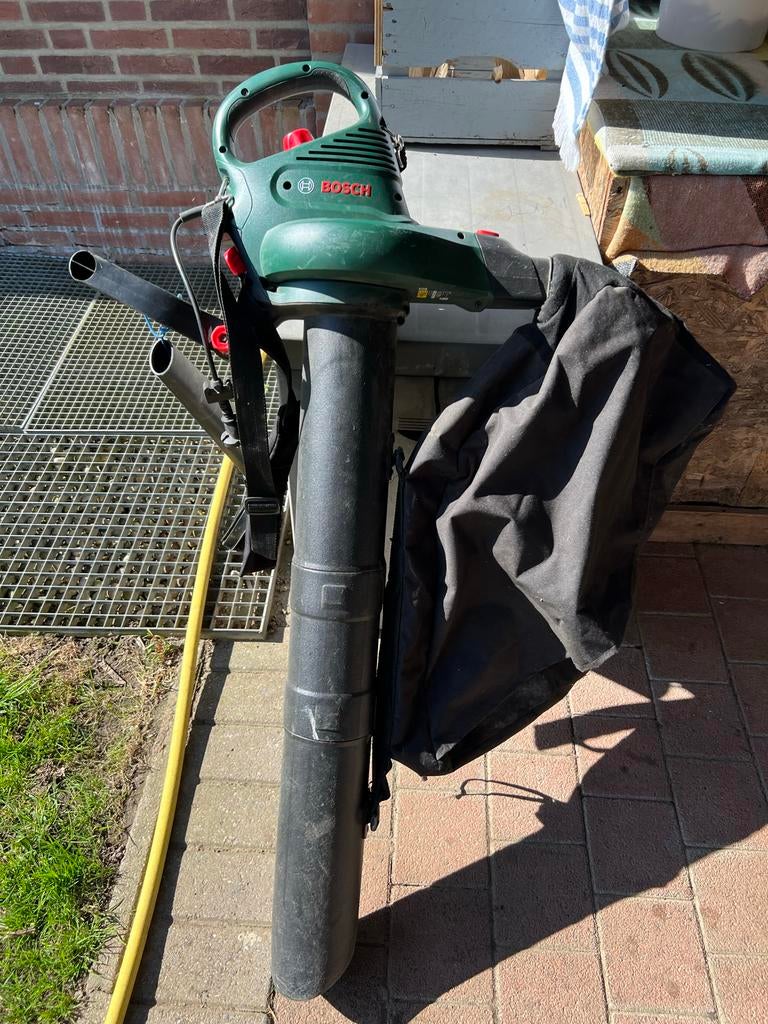 Bosch Bladblazer en Bladzuiger met opvangzak, Tuin en Terras, Gebruikt, Handgedragen, Ophalen of Verzenden, Met opvangzak