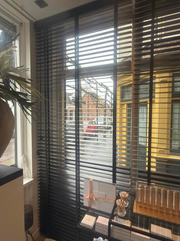 Zwarte jaloezieën in diverse breedtes, 270 cm hoog, Huis en Inrichting, Stoffering | Gordijnen en Lamellen, 100 tot 150 cm, 200 cm of meer