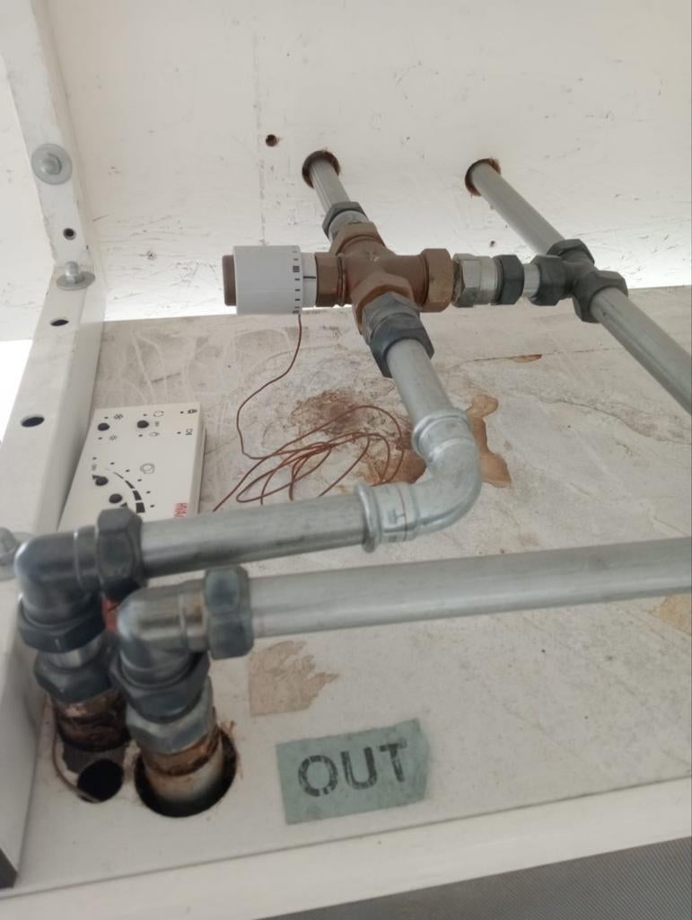 Warmtegordijn voor 2 deuren, CV-aansluiting, thermostaat, Doe-het-zelf en Verbouw, Verwarming en Radiatoren, Gebruikt, Minder dan 30 cm