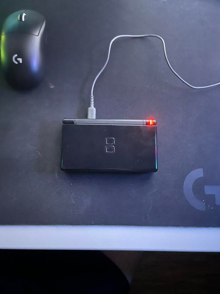 Nintendo DS + Pokémon Diamond, Spelcomputers en Games, Games | Nintendo DS, Overige genres, 1 speler, Ophalen of Verzenden, Zo goed als nieuw