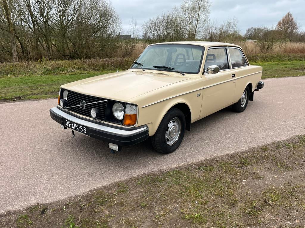 Volvo 242 2.0 DL 1977 Beige, Auto's, Volvo, Particulier, Benzine, Sedan, Handgeschakeld, Origineel Nederlands, Beige, Ophalen