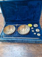 Antieke goudweegschaal in kistje - Made in India, Antiek en Kunst, Ophalen of Verzenden