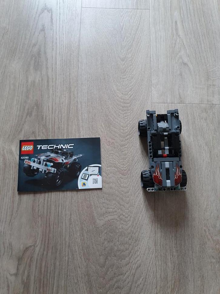Lego Technic 42090 Vluchtwagen, Kinderen en Baby's, Speelgoed | Duplo en Lego, Gebruikt, Lego, Complete set, Ophalen of Verzenden