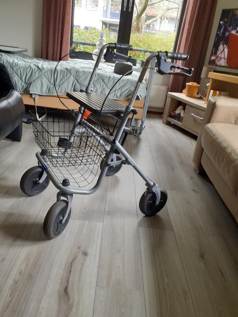 Rolator, Diversen, Ophalen of Verzenden, Zo goed als nieuw