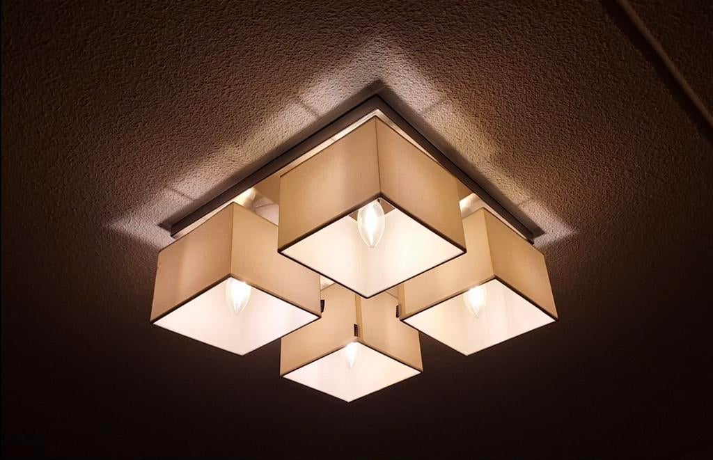 Stijlvolle vierkante plafondlamp met 4 lampen, Ophalen of Verzenden, Gebruikt, Stof, Modern, Strak, Sfeervol