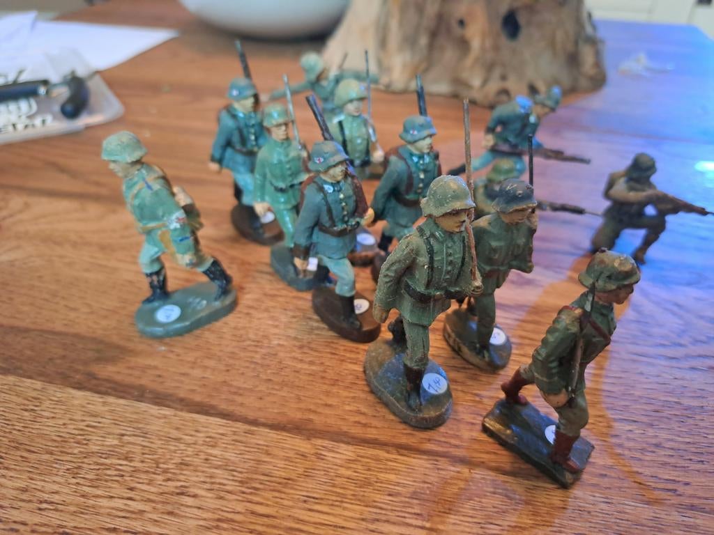 Set van 13 soldaten speelgoedfiguren, Verzamelen, Militaria | Tweede Wereldoorlog, Ophalen of Verzenden, Nederland