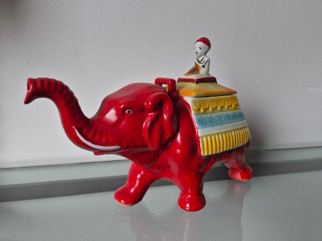 Mosa  Maastricht Art Deco olifant theepot (1924), Ophalen of Verzenden