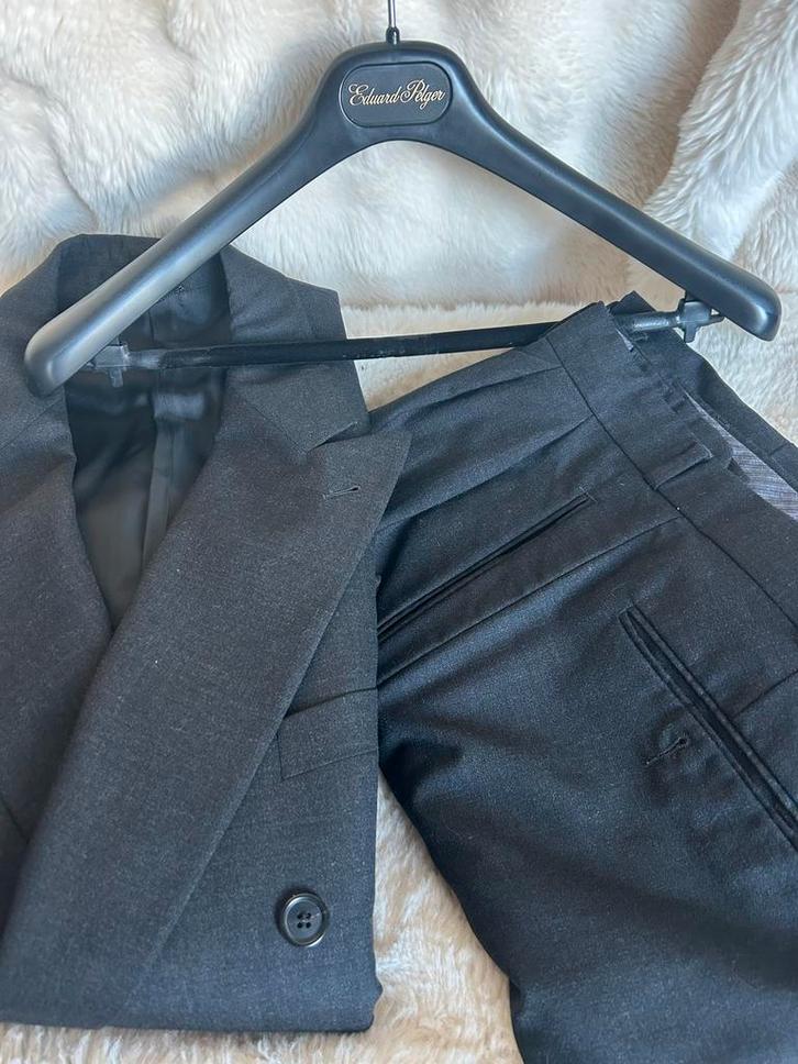 Prachtig tweedelig pak van Eduard Pelger, Kleding | Heren, Kostuums en Colberts, Zo goed als nieuw, Maat 52/54 (L), Grijs, Verzenden