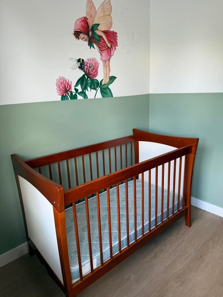 Nog als nieuw! Antiek & massief hout vintage ledikantje, Kinderen en Baby's, Kinderkamer | Complete kinderkamers, Ophalen, Zo goed als nieuw