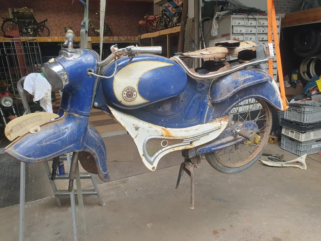 Linker voorvorkpoot GEZOCHT, Fietsen en Brommers, Brommeronderdelen | Oldtimers, Ophalen of Verzenden, Overige merken