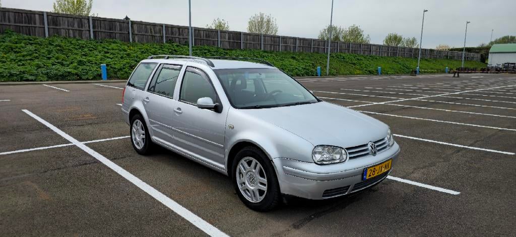 Volkswagen Golf 1.6 Variant 77KW 2002 Grijs, Auto's, Stof, Zwart, 4 cilinders, Handgeschakeld
