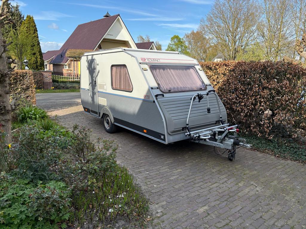 Kip Kompact Caravan 37 EK (1995), Caravans en Kamperen, Ophalen of Verzenden, Zo goed als nieuw, Tot en met 2