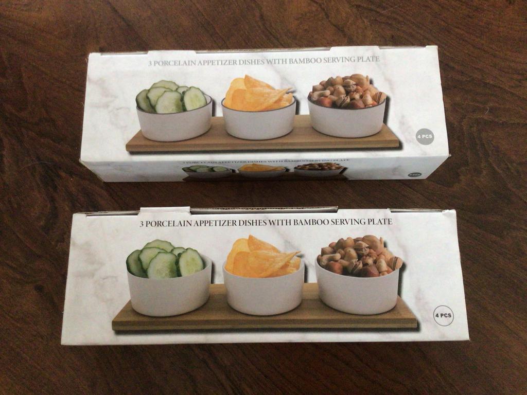 Porseleinen serveerschaaltjes met bamboe plankje (2 sets), Nieuw, Ophalen of Verzenden, Schaal of Schalen, Effen