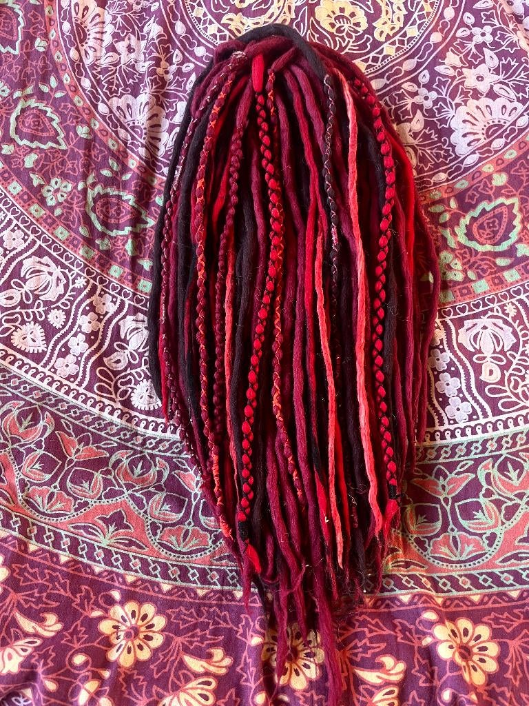 Nieuwe wol dread set van 65 dubbele dreads nu 180€, Sieraden, Tassen en Uiterlijk, Uiterlijk | Haarverzorging, Ophalen of Verzenden