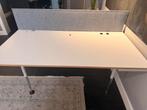 2 witte bureaus met scheidingswand, 160x160, Ophalen, In hoogte verstelbaar, Gebruikt, Bureau