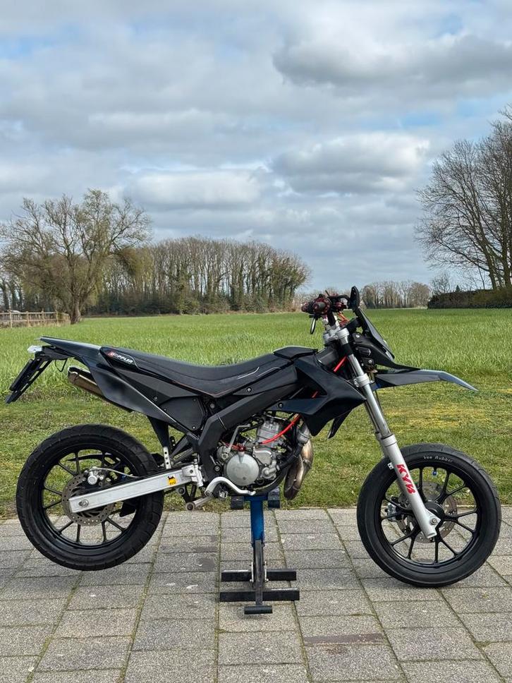Derbi Senda DRD Racing 2017 50 cc, Fietsen en Brommers, Brommers | Derbi, Zo goed als nieuw, Ophalen of Verzenden
