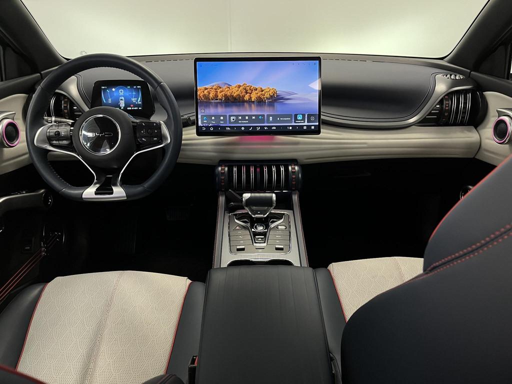 BYD ATTO 3 Design 60 kWh | Pano | Parkeersensoren V+A | 360, Auto's, BYD, 12 maanden, Gebruikt, Blauw, SUV of Terreinwagen