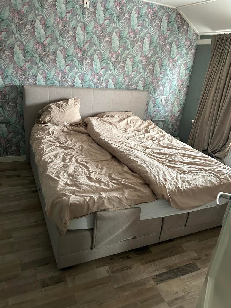 Gratis Elektrische boxspring zonder matras 180x200, Gebruikt, Tweepersoons, Ophalen of Verzenden, 180 cm