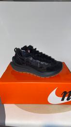 Nike Sacai Vaporwaffle Black Gum 43, Ophalen of Verzenden, Nieuw, Zwart