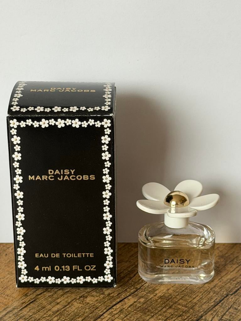 MARC JACOBS DAISY eau de toilette 4 ml, Sieraden, Tassen en Uiterlijk, Uiterlijk | Parfum, Ophalen of Verzenden, Zo goed als nieuw