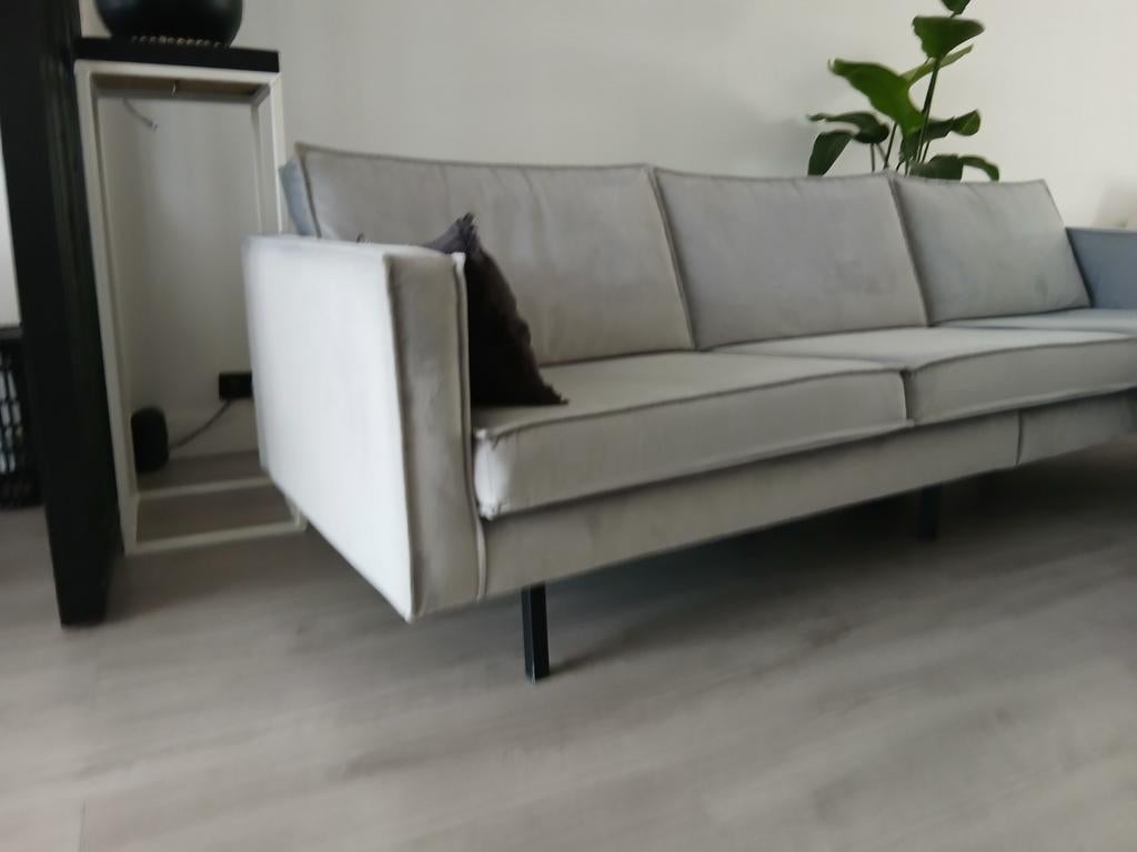 Prachtige Velvet Bank Be Pure Home Lichtgrijs, Ophalen, 250 tot 300 cm, Zo goed als nieuw, Rechte bank