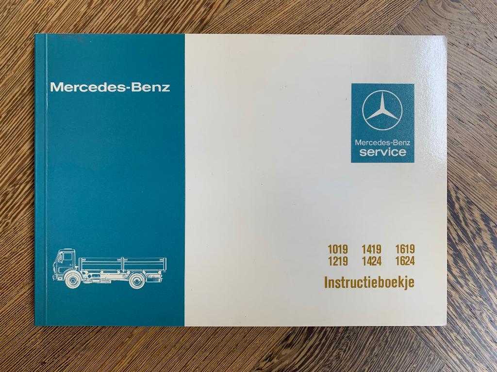 Instructieboekje Nederlands Mercedes-Benz NG74 trucks 1979, Nieuw, Mercedes-Benz, Mercedes, Ophalen of Verzenden