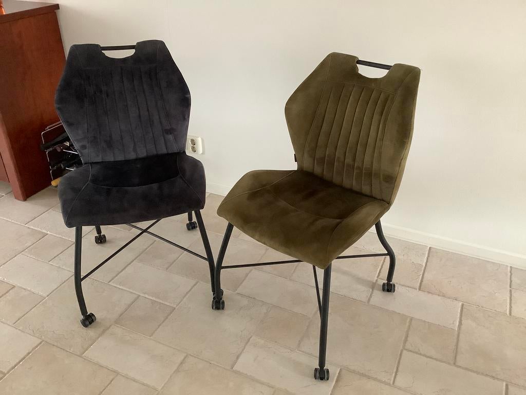 4 Eetkamerstoelen, Huis en Inrichting, Stoelen, Ophalen, Overige kleuren, Zo goed als nieuw, Vier