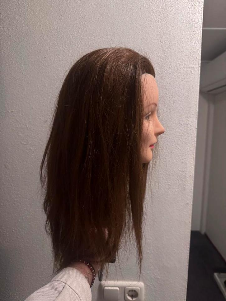 Oefenhoofd met haar - Ideaal voor kappersopleiding, Sieraden, Tassen en Uiterlijk, Uiterlijk | Haarverzorging, Zo goed als nieuw