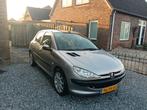 Peugeot 206 1.4 Challance 5D AUT 2004 Grijs, Auto's, Peugeot, Stof, Grijs, Particulier, 1100 kg