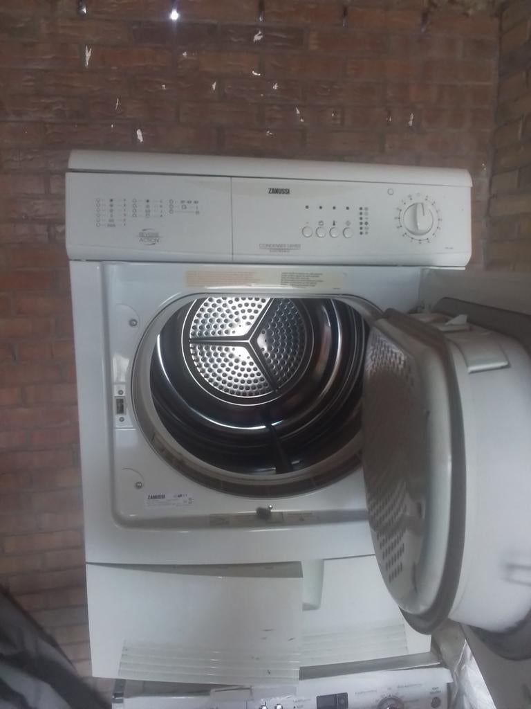 Goed werkende condensdroger., 6 tot 8 kg, Ophalen of Verzenden, Condens, 85 tot 90 cm