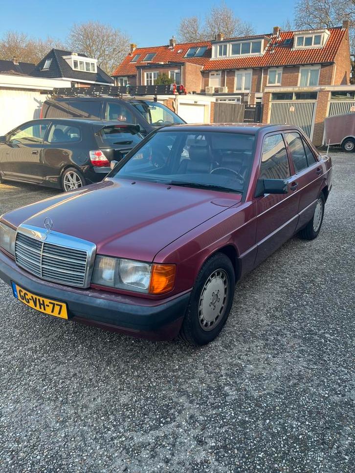 Mercedes-Benz 190-Serie 1.8 E AUT U9 1993 Rood, Auto's, Mercedes-Benz, Particulier, 190-Serie, ABS, Airbags, Centrale vergrendeling