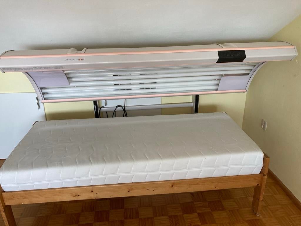 Sunvision 12 Zonnebank - Enkelzijdig, Ophalen, Gebruikt, Zonnebank enkelzijdig, 10 tot 15 lampen