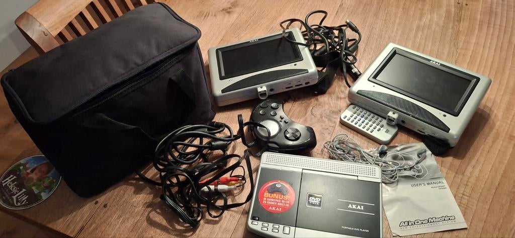2 Akai tv schermen met DVD-speler, controller en tas, Ophalen, Gebruikt