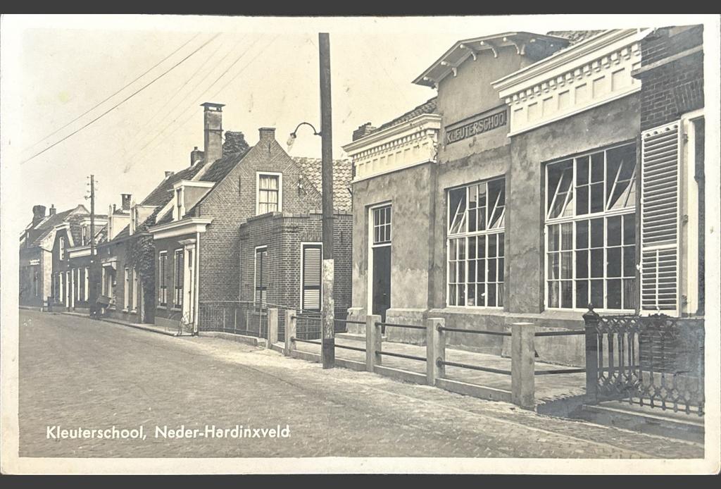 Neder Hardinxveld, kleuterschool, Verzenden, 1920 tot 1940, Gelopen, Zuid-Holland