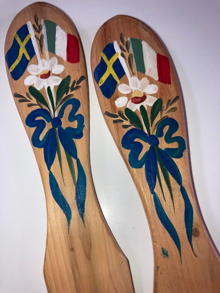 2 Traditionele Zweedse Botermesjes Hout Zweden mes boter, Antiek en Kunst, Curiosa en Brocante, Verzenden