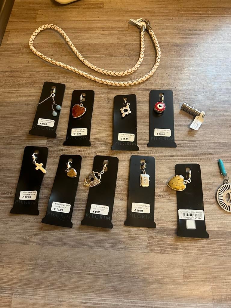 Nieuwe hangers in 1 koop, Ophalen, Nieuw, Zilver, Overige materialen