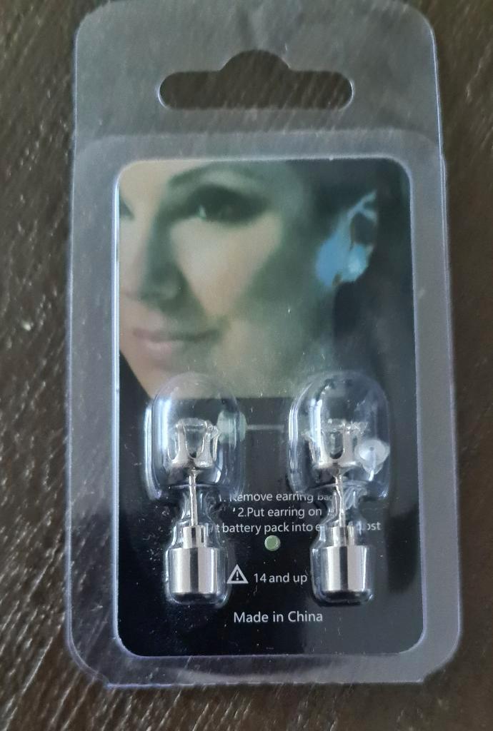 Multicolour licht gevende oorbellen bling bling, Sieraden, Tassen en Uiterlijk, Oorbellen, Nieuw, Knopjes of Stekers, Overige materialen