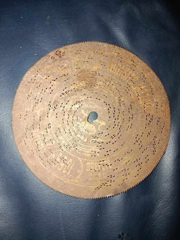 Antieke Muziekdoos Schijf - Geperforeerd Metaal, Muziek en Instrumenten, Overige Muziek en Instrumenten, Gebruikt, Ophalen of Verzenden