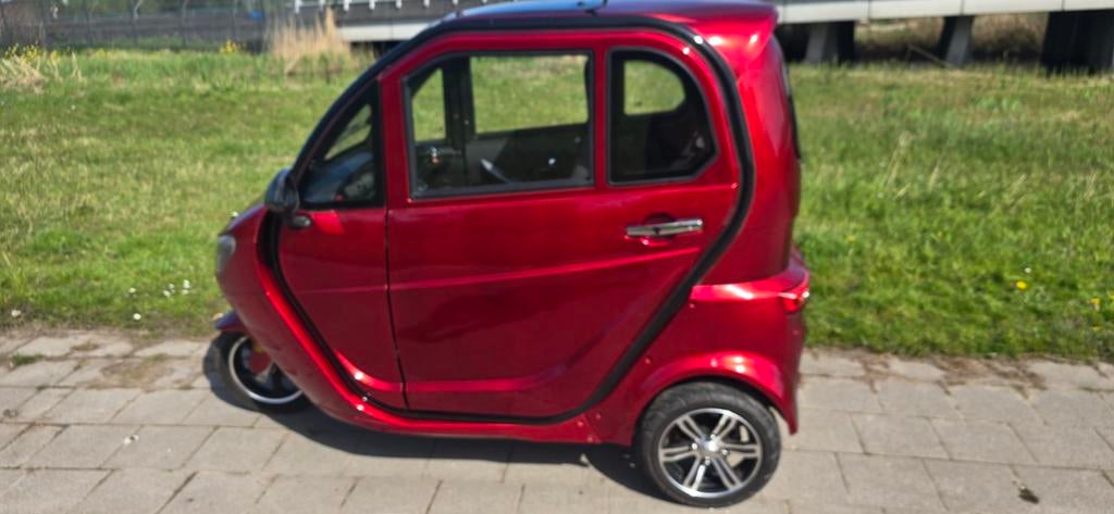 Overdekte scootmobiel driewieler., Gebruikt, 26 t/m 35 km, 16 km/u of meer, Ophalen