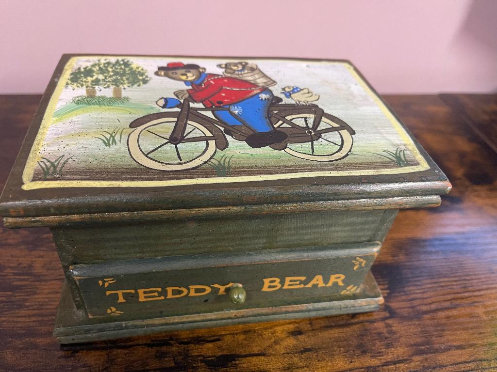 Oude Teddybeer houten kistje, Antiek en Kunst, Ophalen of Verzenden