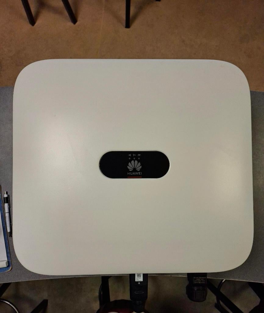 Huawei SUN2000-12KTL-M2 omvormer, Ophalen of Verzenden, Zo goed als nieuw, Elektriciteit