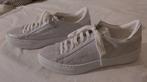 NIEUW! Sneakers Madeleine, maat 39, zilver/wit, Ophalen, Wit, Nieuw, Sneakers of Gympen