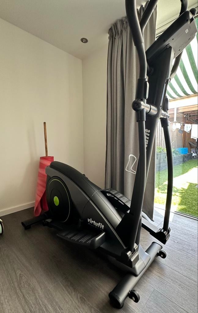 VirtuFit Crosstrainer iConsole Bluetooth Ergometer, Ophalen, Armen, Zo goed als nieuw, Crosstrainer