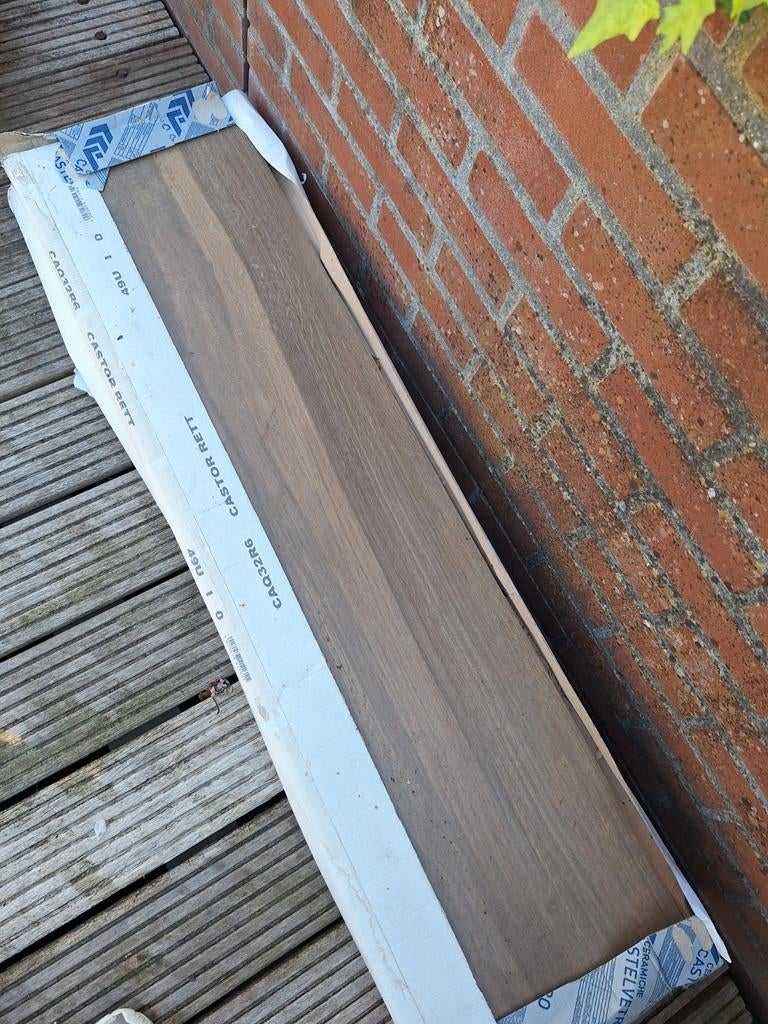 GRATIS vloertegels, Doe-het-zelf en Verbouw, Plinten en Afwerking, Ophalen, Plinten