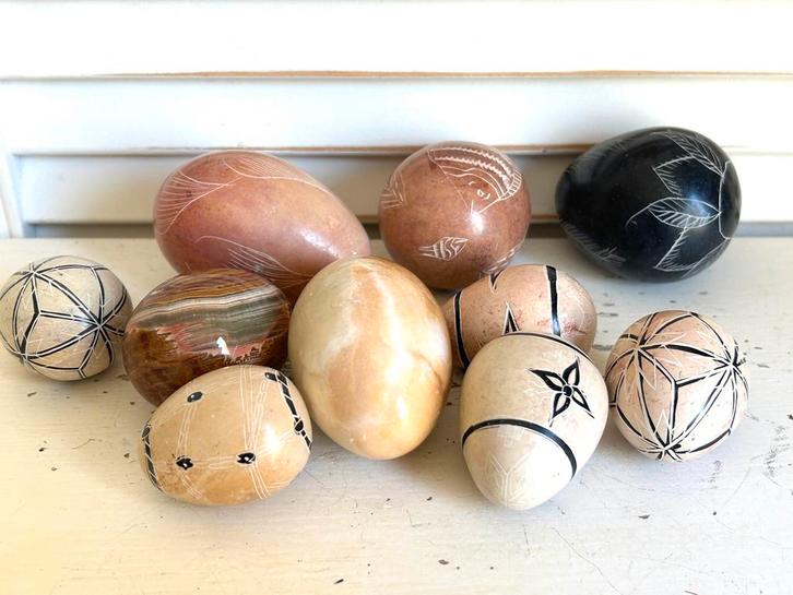 Tien siereieren ei marmer en speksteen, Antiek en Kunst, Curiosa en Brocante, Ophalen