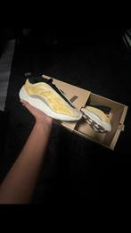 Yeezy 700 v3 maat 42 2/3, Verzenden, Zwart, Sneakers of Gympen, Zo goed als nieuw