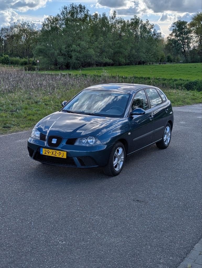 Seat ibiza veel onderhoud, Auto's, Voorwielaandrijving, 40 €/maand, Zwart, Blauw