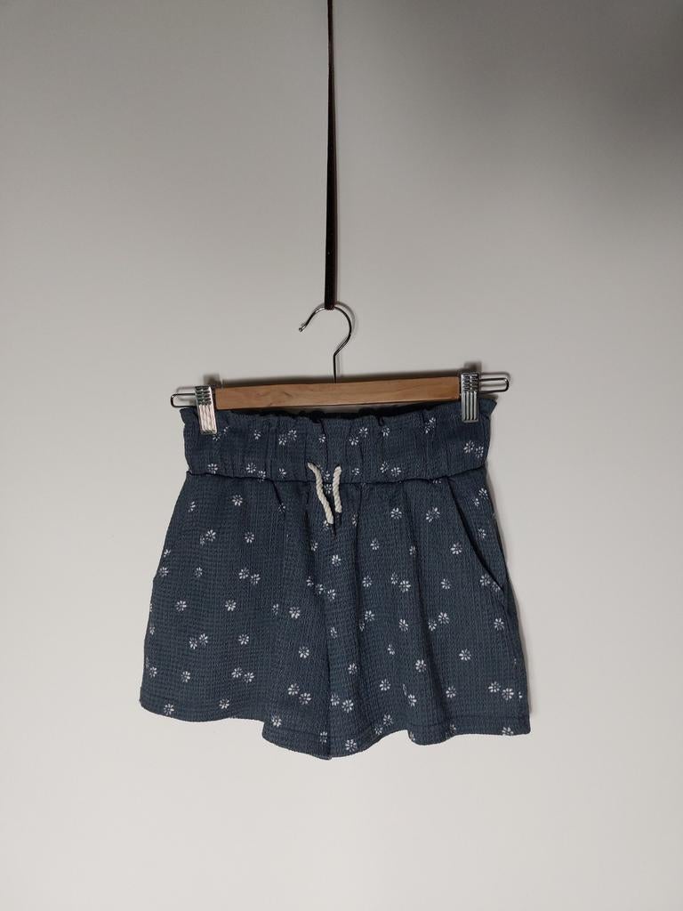 Yigga short maat 140 z.g.a.n., Kinderen en Baby's, Kinderkleding | Maat 140, Zo goed als nieuw, Meisje, Broek, Ophalen of Verzenden